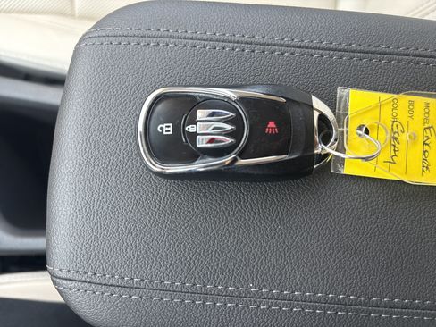 Used 2023 Buick Encore GX Select w/ Sport Touring Package FWD image 34