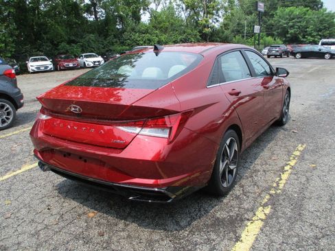 Used 2022 Hyundai Elantra Limited FWD image 4