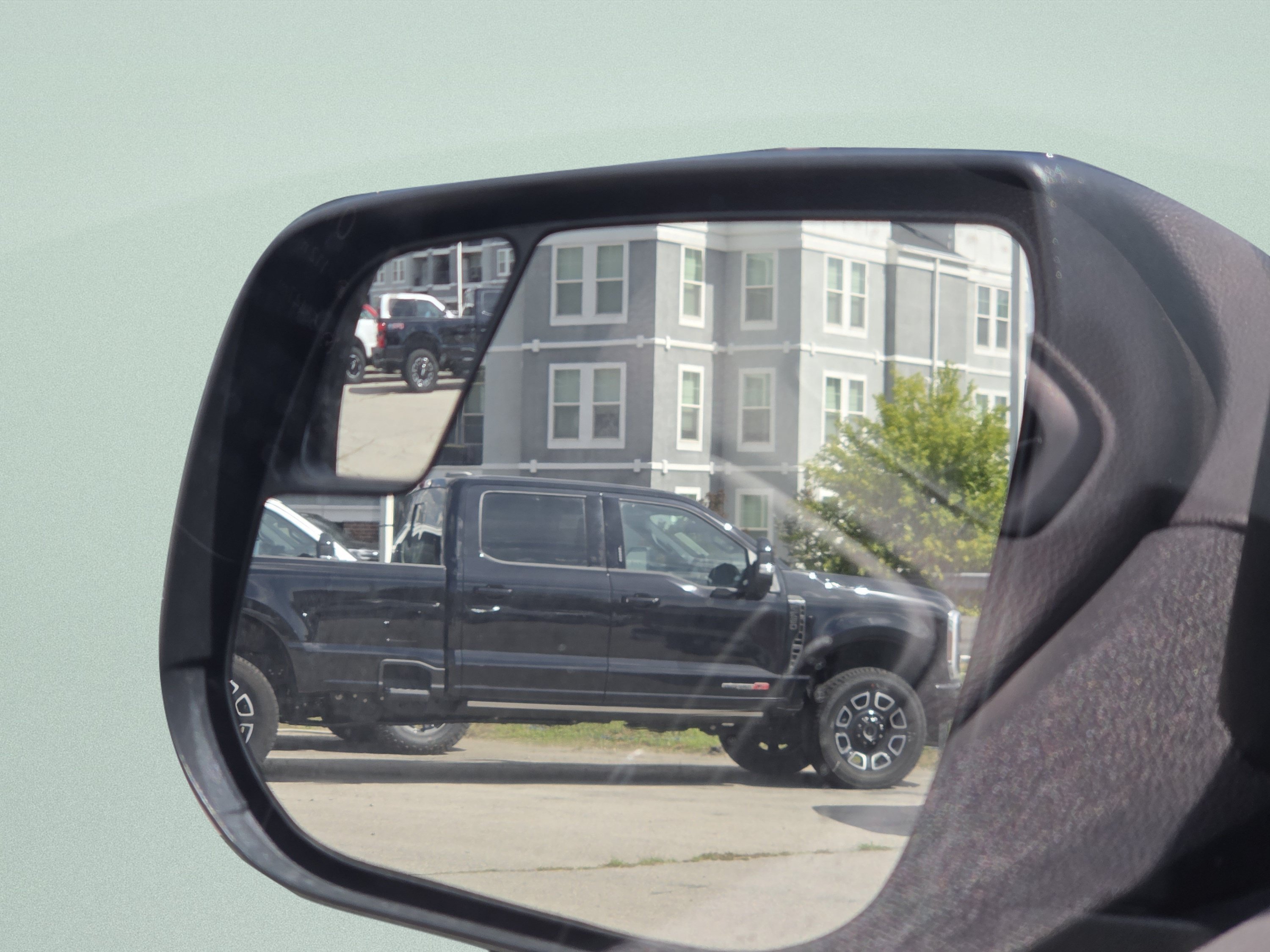 Used 2022 Chevrolet Colorado ZR2 w/ ZR2 Midnight Special Edition AWD/4WD image 17