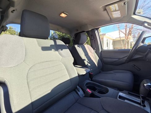 Used 2013 Nissan Frontier S image 20