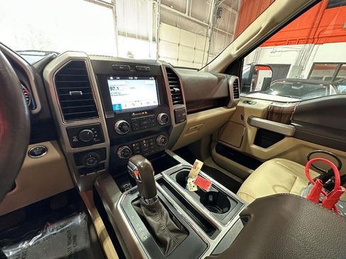 Used 2019 Ford F150 Lariat w/ Equipment Group 502A Luxury image 24