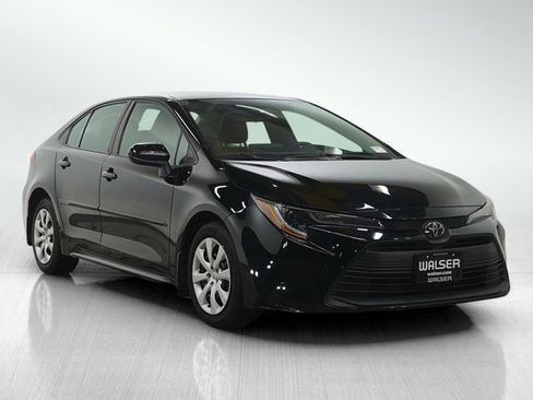 Used 2023 Toyota Corolla LE image 7