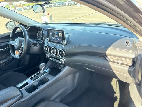 Used 2025 Nissan Sentra SV FWD image 18
