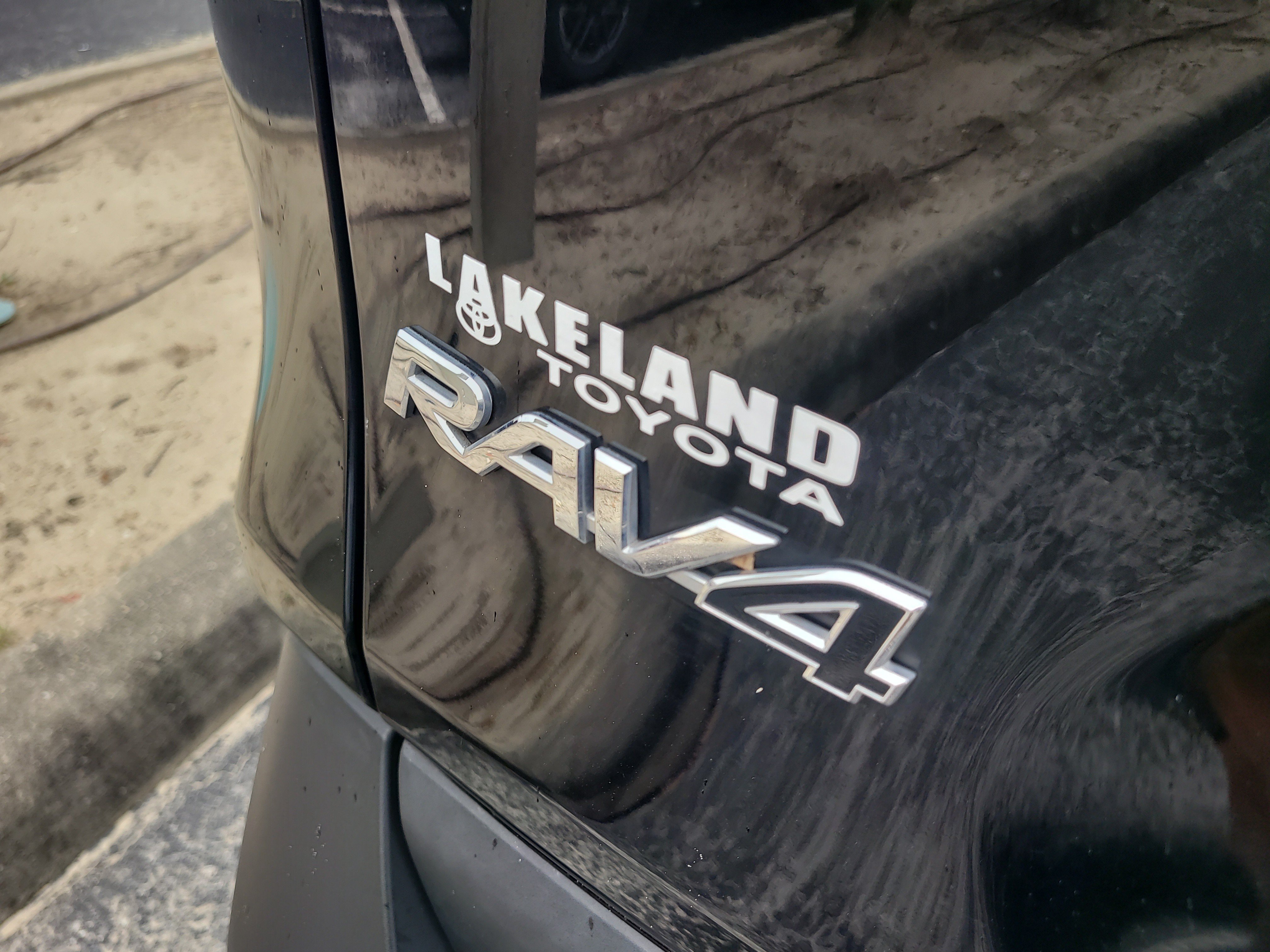 Used 2024 Toyota RAV4 XLE AWD/4WD image 8