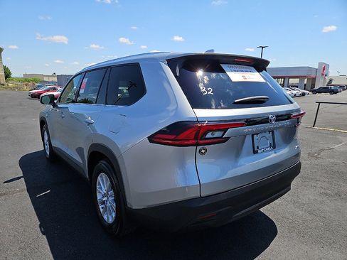 Certified 2026 Toyota Grand Highlander FWD image 3
