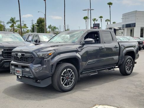 Used 2024 Toyota Tacoma TRD Sport w/ TRD Sport Premium Package AWD/4WD image 2