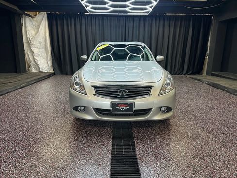 Used 2011 INFINITI G37 x Sedan w/ Premium Pkg image 2