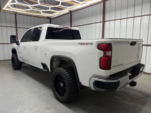 Used 2023 Chevrolet Silverado 2500 LT AWD/4WD image 4