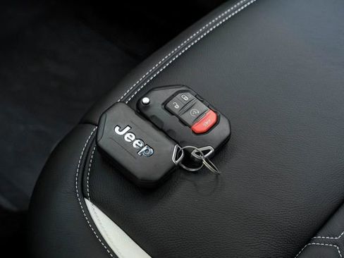 Used 2025 Jeep Wrangler Unlimited Rubicon 392 image 96