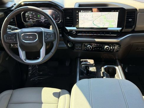 Used 2025 GMC Sierra 1500 SLT w/ SLT Premium Plus Package AWD/4WD image 29
