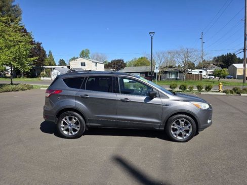 Used 2014 Ford Escape SE w/ Equipment Group 201A AWD/4WD image 2