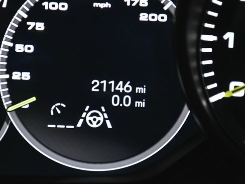 Used 2023 Porsche Cayenne Turbo S image 25