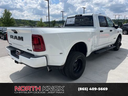 New 2026 RAM 3500 Big Horn AWD/4WD image 19