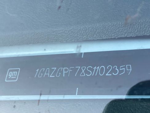 Used 2025 Chevrolet Express 3500 LT w/ LT Preferred Equipment Group RWD image 12