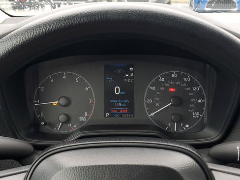 Certified 2025 Toyota Corolla LE FWD image 21
