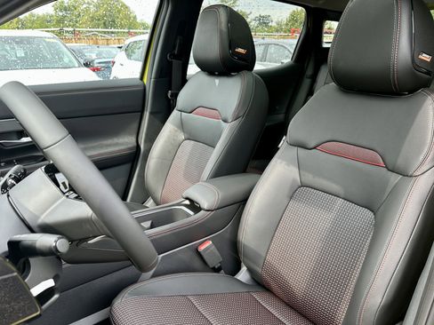 New 2026 Nissan Kicks SR AWD/4WD image 24