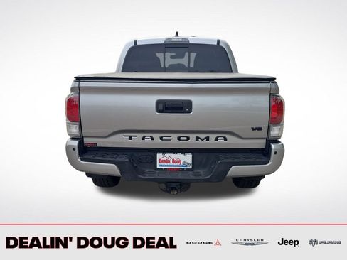Used 2023 Toyota Tacoma TRD Off-Road w/ Technology Package AWD/4WD image 5