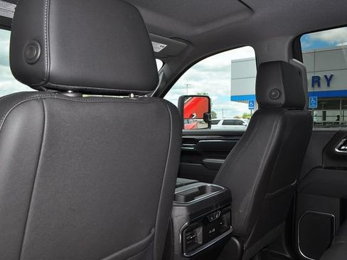 Used 2024 Chevrolet Silverado 2500 LTZ w/ LTZ Convenience Package AWD/4WD image 14