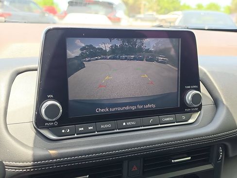 Used 2021 Nissan Rogue S FWD image 22
