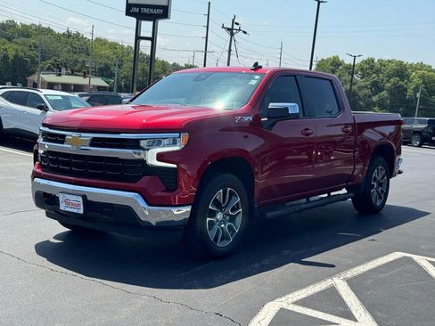 Used 2024 Chevrolet Silverado 1500 LT AWD/4WD image 8
