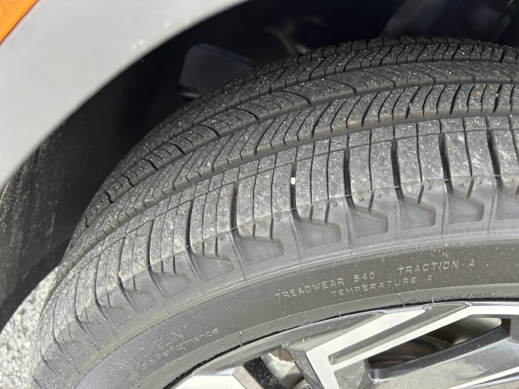 Certified 2025 Hyundai Tucson Limited AWD/4WD image 39