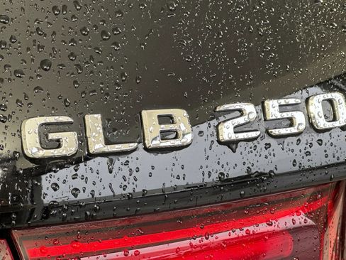 Certified 2024 Mercedes-Benz GLB 250 4MATIC image 20