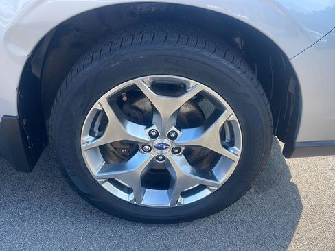 Used 2017 Subaru Forester 2.5i Touring w/ Popular Package #2 AWD/4WD image 9