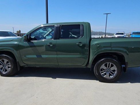 Used 2025 Nissan Frontier SV RWD image 5