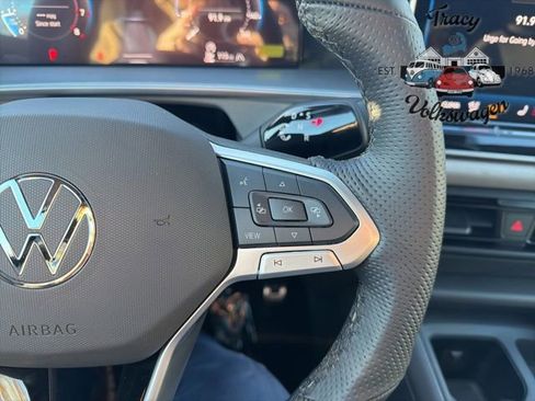 New 2025 Volkswagen Tiguan SE R-Line image 14