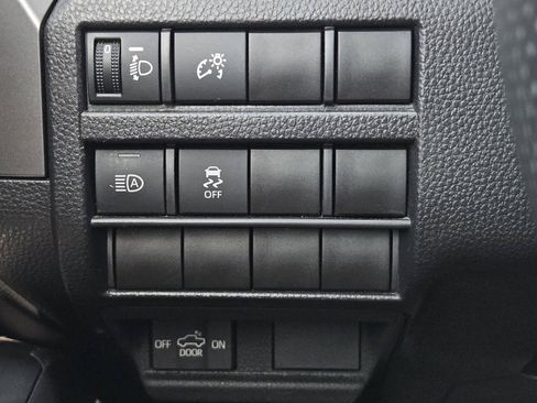 Used 2024 Toyota Tacoma TRD Off-Road AWD/4WD image 19