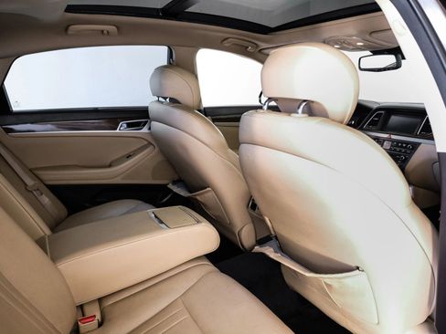 Used 2015 Hyundai Genesis 3.8 w/ Option Group 02 image 36