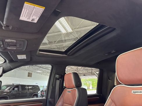 Used 2025 GMC Sierra 2500 Denali Ultimate AWD/4WD image 11