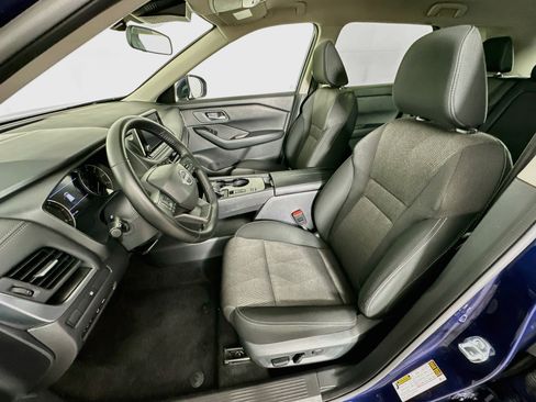 Used 2025 Nissan Rogue SV FWD image 13