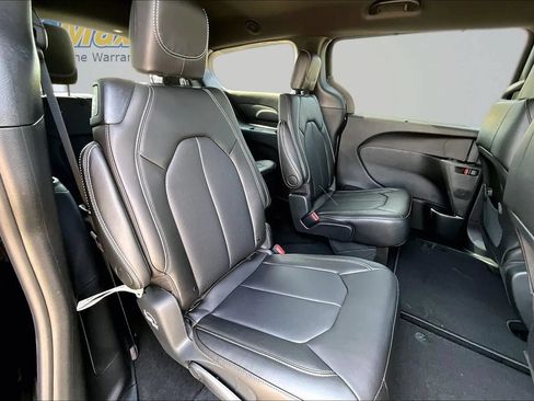 New 2026 Chrysler Voyager LX FWD image 9