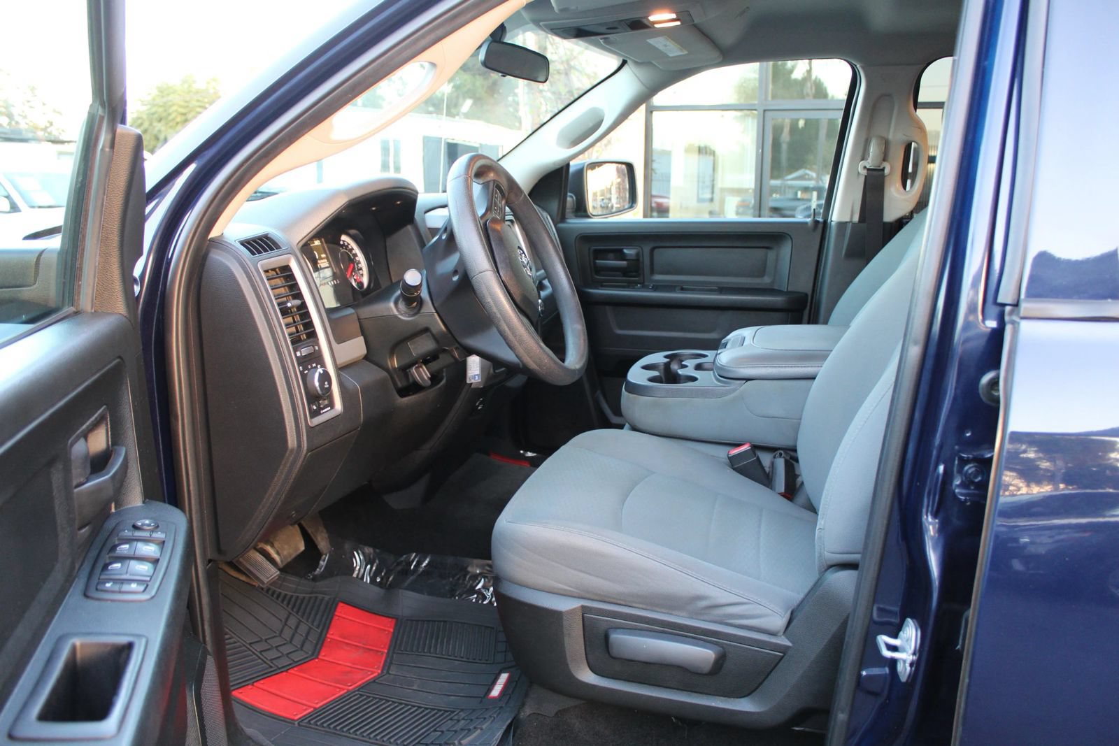 Used 2018 RAM 1500 Express RWD image 9