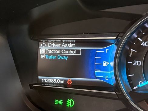 Used 2018 Ford Explorer XLT w/ Equipment Group 202A AWD/4WD image 19