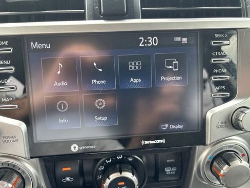 Used 2020 Toyota 4Runner SR5 AWD/4WD image 39