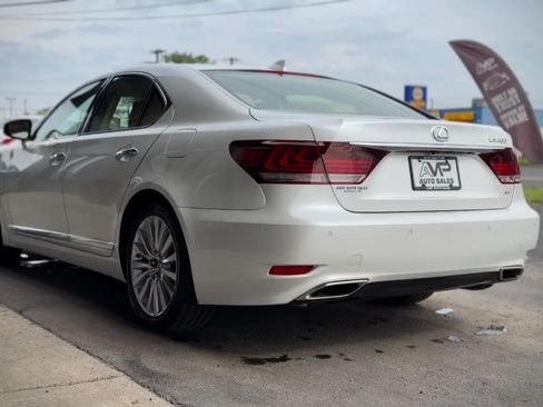 Used 2017 Lexus LS 460 AWD w/ Comfort Package image 5