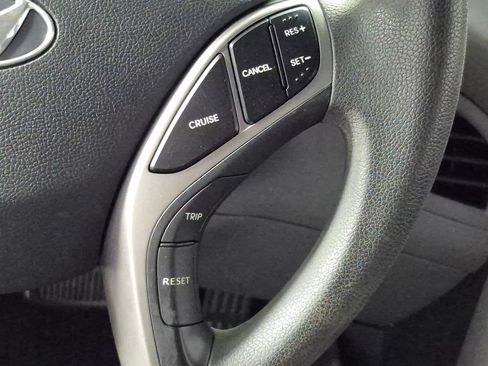 Used 2013 Hyundai Elantra GLS w/ Preferred Pkg FWD image 13