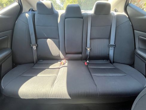 Used 2025 Nissan Altima 2.5 SV FWD image 38
