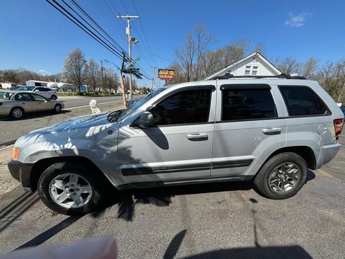 Used 2006 Jeep Grand Cherokee Laredo image 2