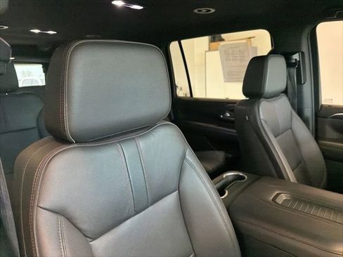 Used 2022 Chevrolet Suburban RST w/ Luxury Package AWD/4WD image 42