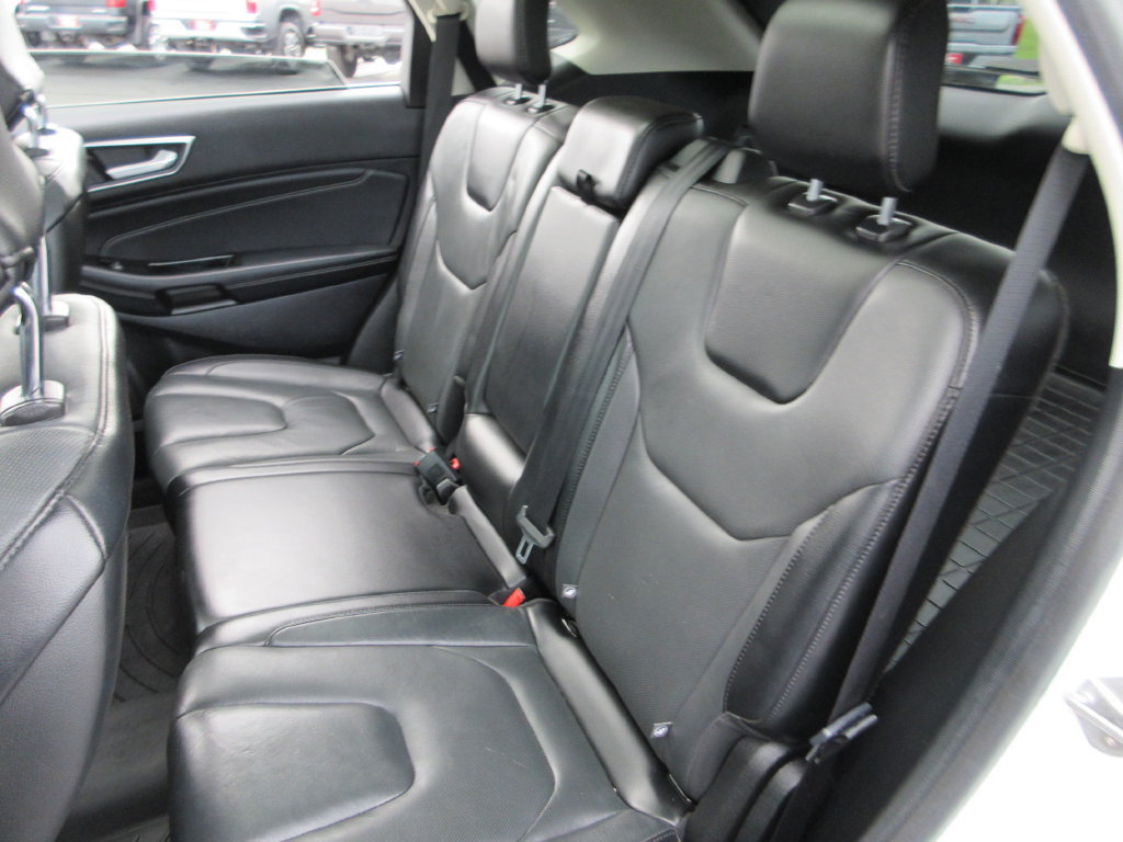 Used 2019 Ford Edge Titanium w/ Equipment Group 301A AWD/4WD image 22