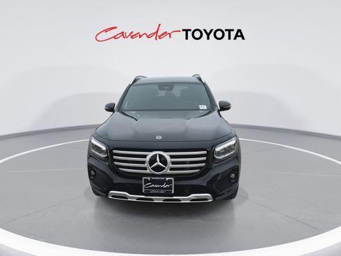 Used 2024 Mercedes-Benz GLB 250 image 3