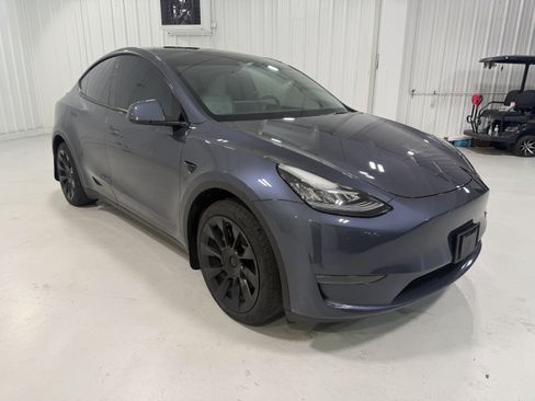 Used 2023 Tesla Model Y Long Range AWD/4WD image 8
