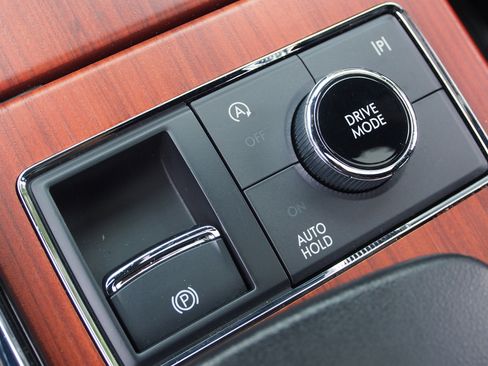Used 2024 Lincoln Navigator Premiere image 30