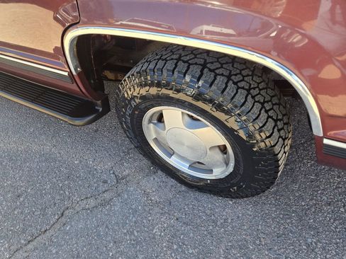 Used 1997 Chevrolet Tahoe 4WD w/ Skid Plate Pkg image 7