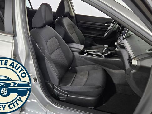 Used 2024 Nissan Altima 2.5 SV image 31