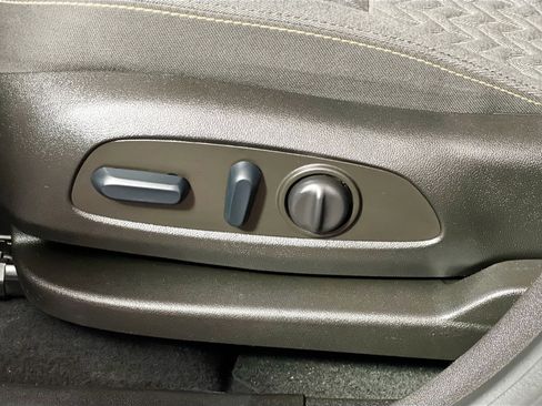 Used 2022 Chevrolet Equinox LT w/ Driver Convenience Package image 15