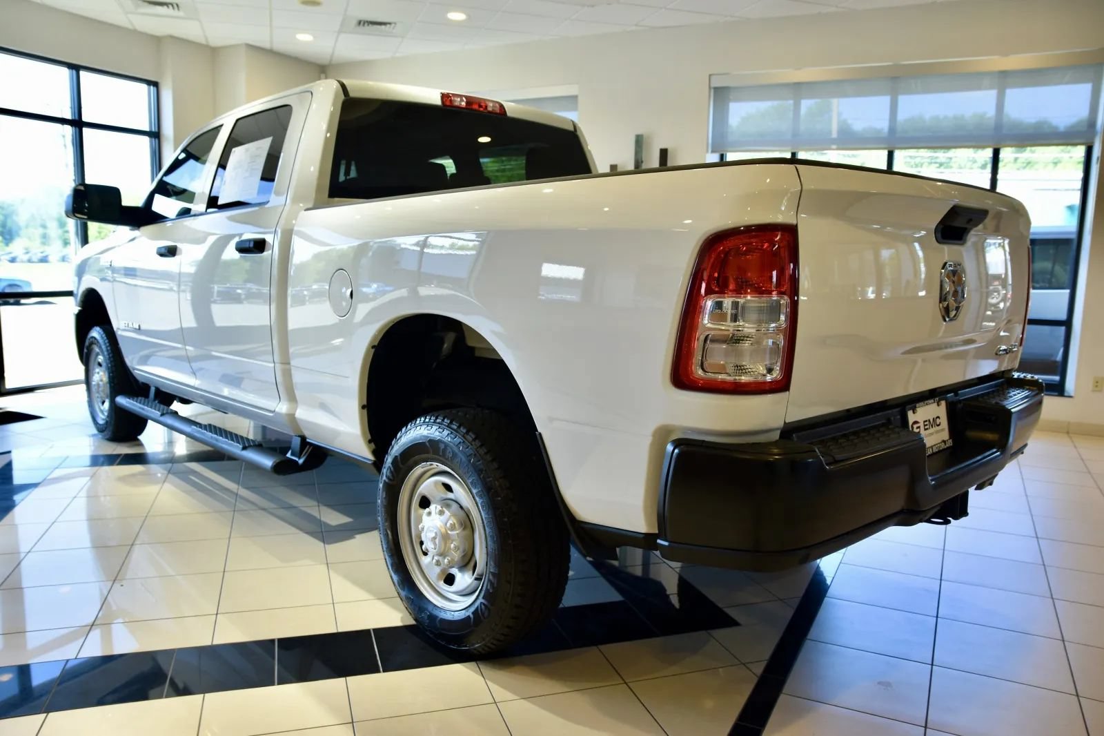 Used 2022 RAM 2500 Tradesman AWD/4WD image 4